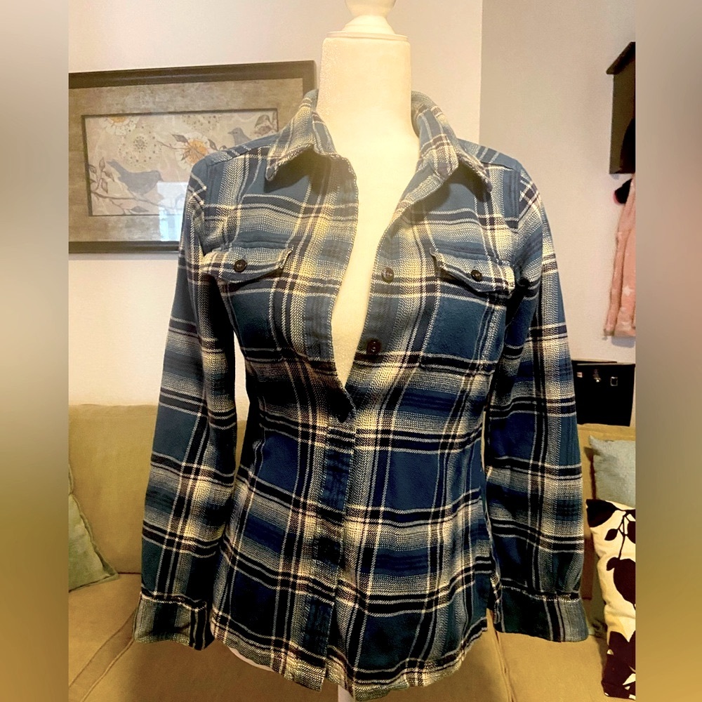 Patagonia Women’s Plaid Flannel Fitted Shirt EUC Size 2